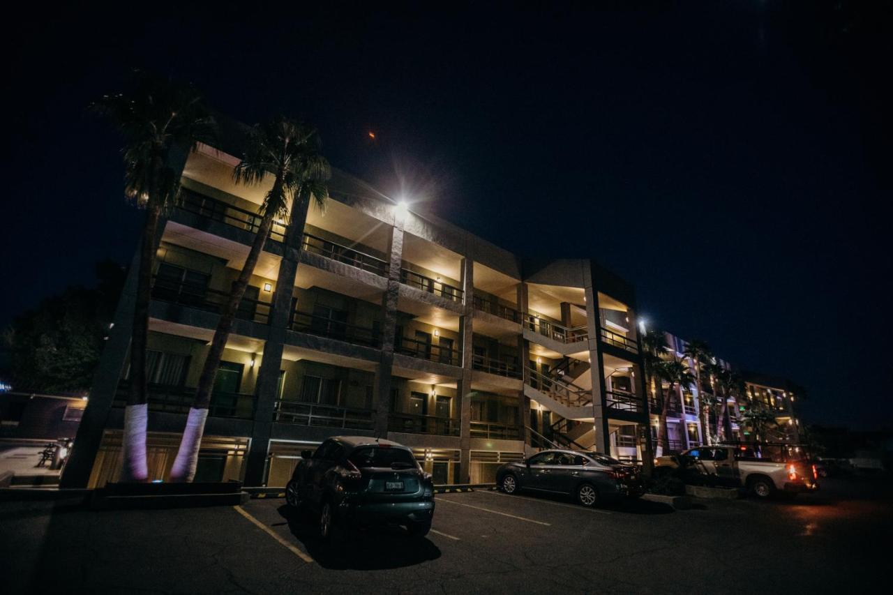 Hotel Calafia Mexicali Exteriör bild